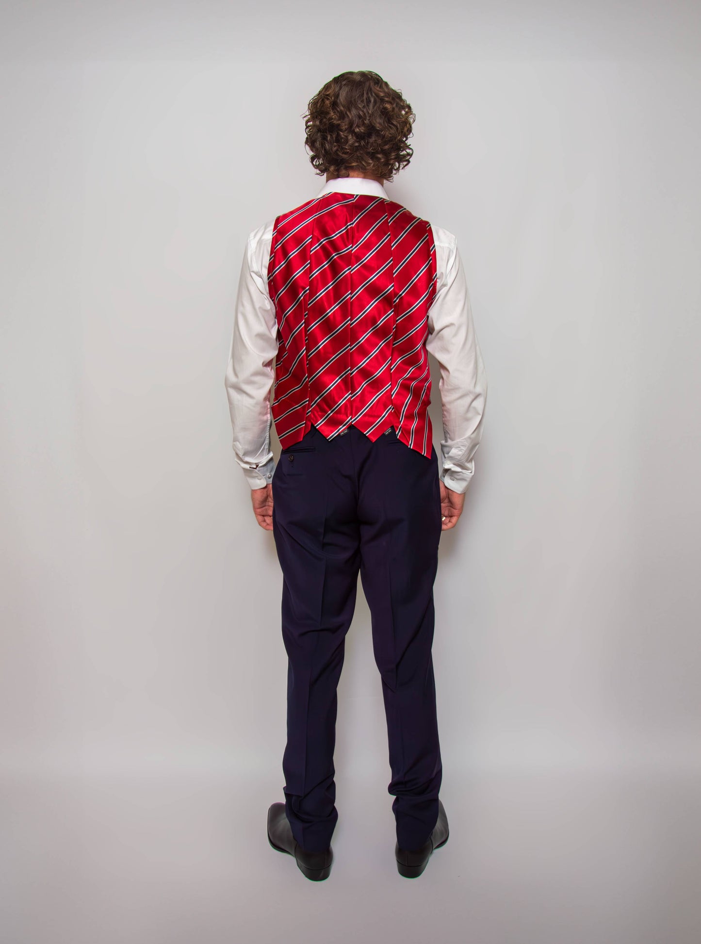 Tie vest