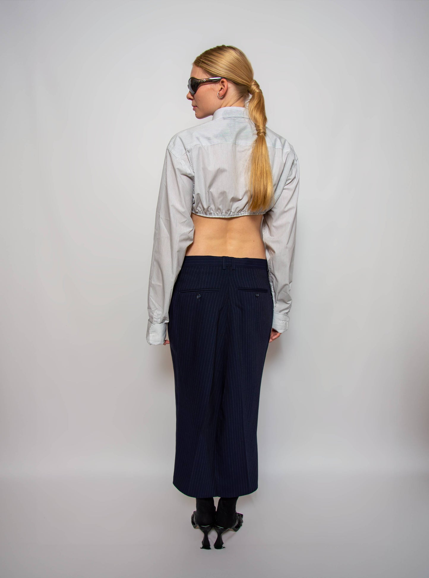 Cropped shirt with elastic finish