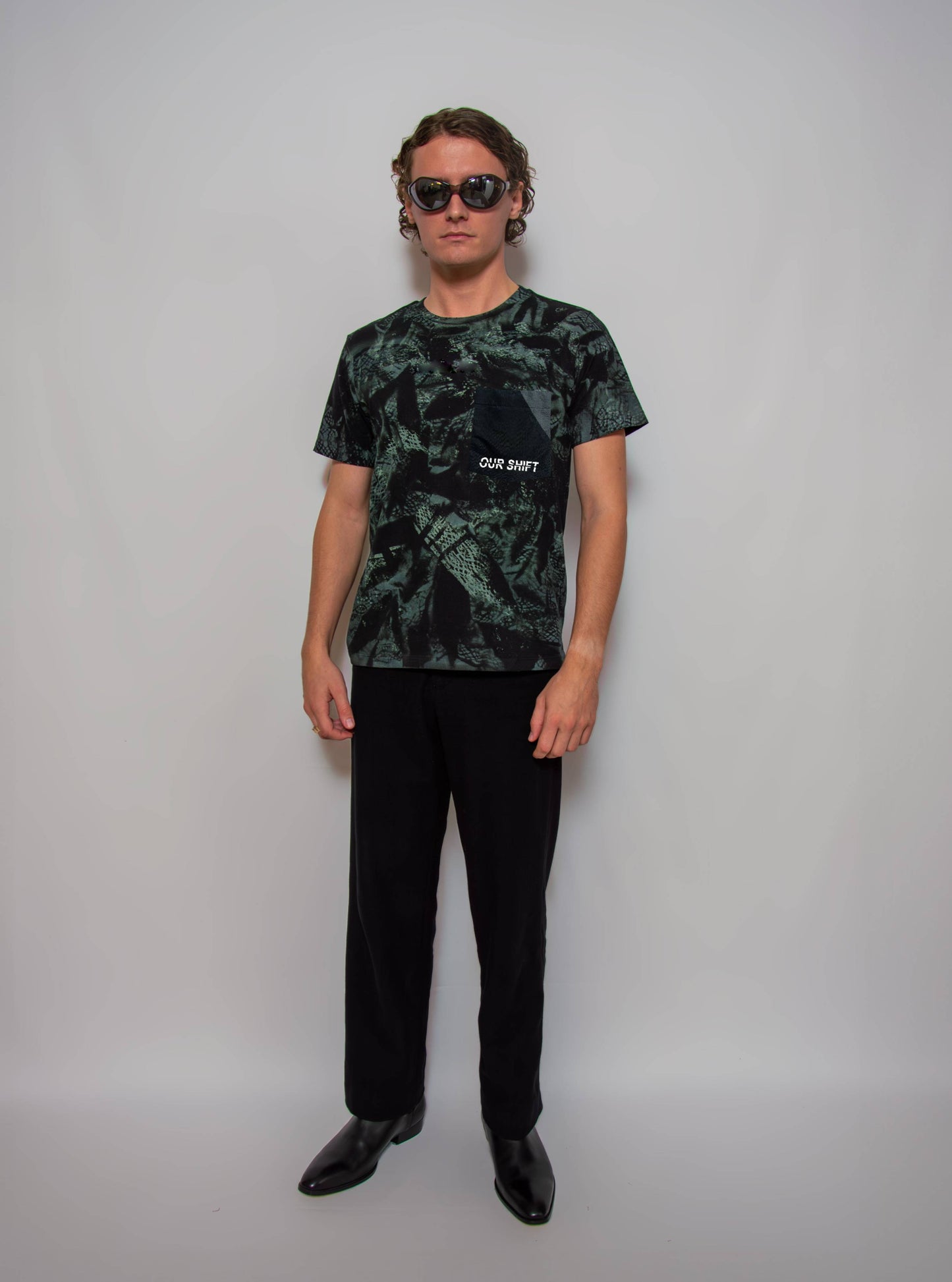 Sprayed t-shirt with pocket - black