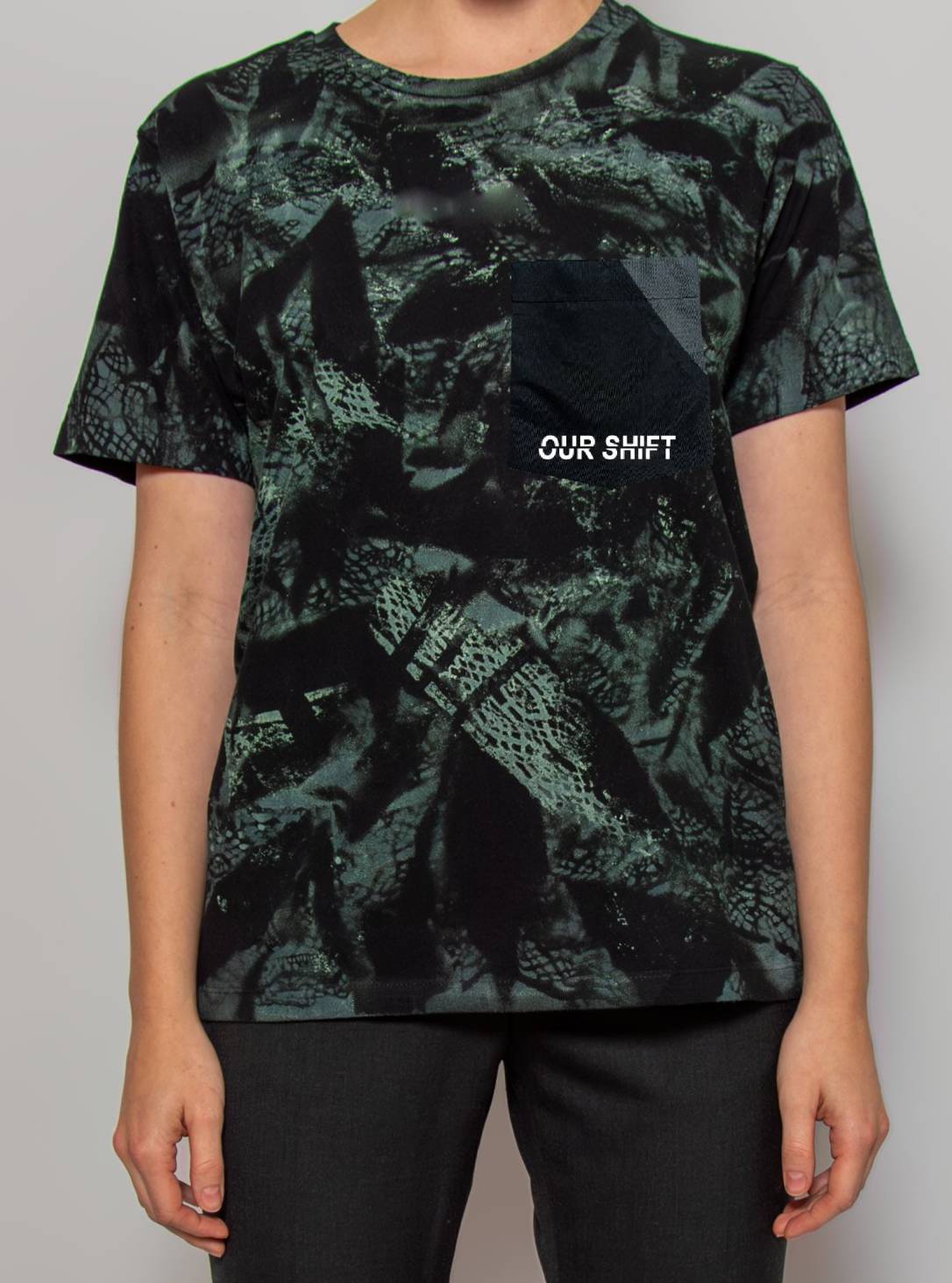 Sprayed t-shirt with pocket - black