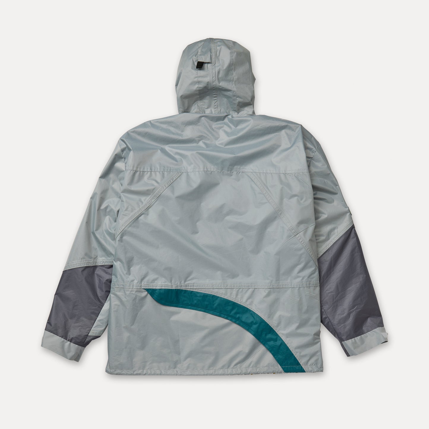MULTI-PANEL WINDBREAKER