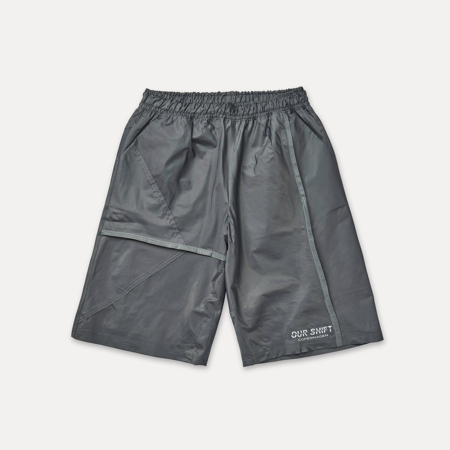 MONOCHROMATIC 3/4 SHELL SHORTS
