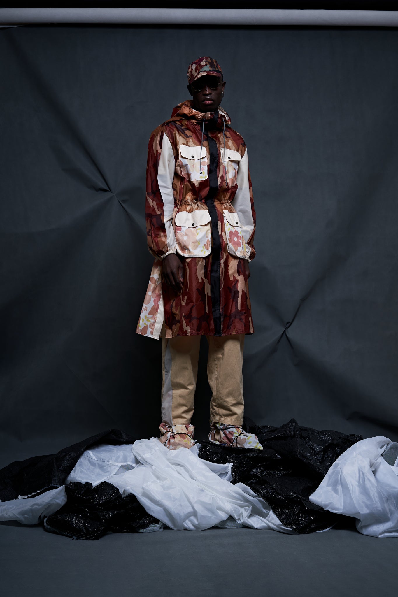 BORDEAUX-CAMO FESTIVAL-TENT POCKET RAINCOAT WITH POCKETS
