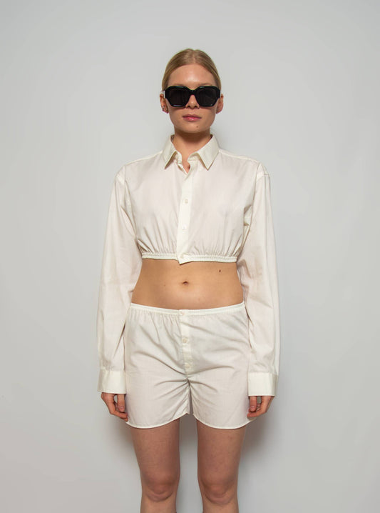 Upcycled cropped shirt with elastic band in the bottom part