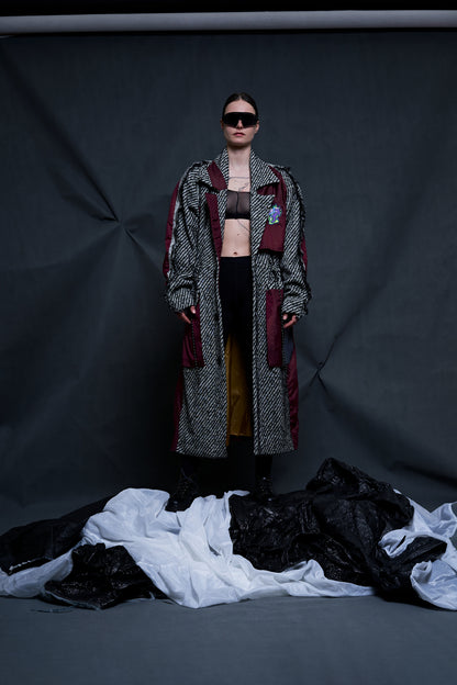 GREY & BORDEAUX TEXTURED DUSTER COAT with logo and tent fabric details